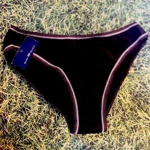 BRANDY MELVILLE BLACK PANTY